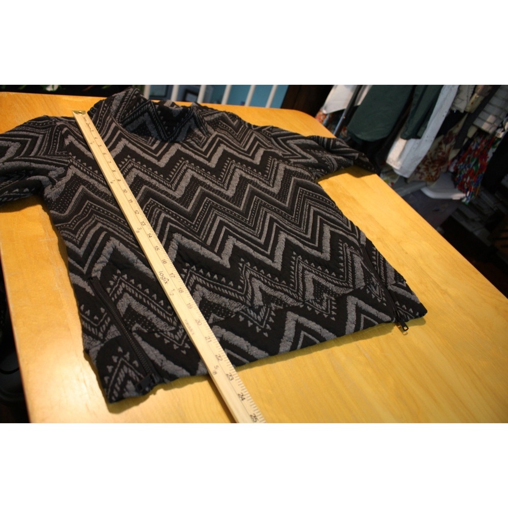 SSYS Top Womens Small Black Ava Zipper Quilted Pullover Zig Zap Stretch Art Mock - Picture 10 of 13
